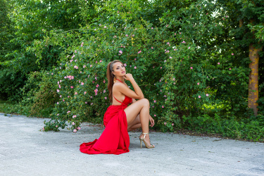 satijn-look maxi jurk met open rug rood